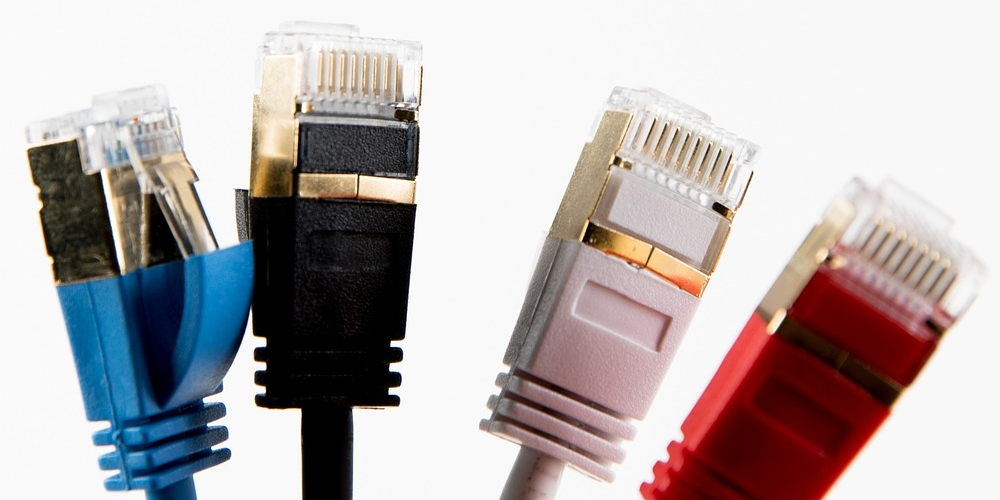 Jak zarobić kabel sieciowy ethernet, wtyczkę RJ45?